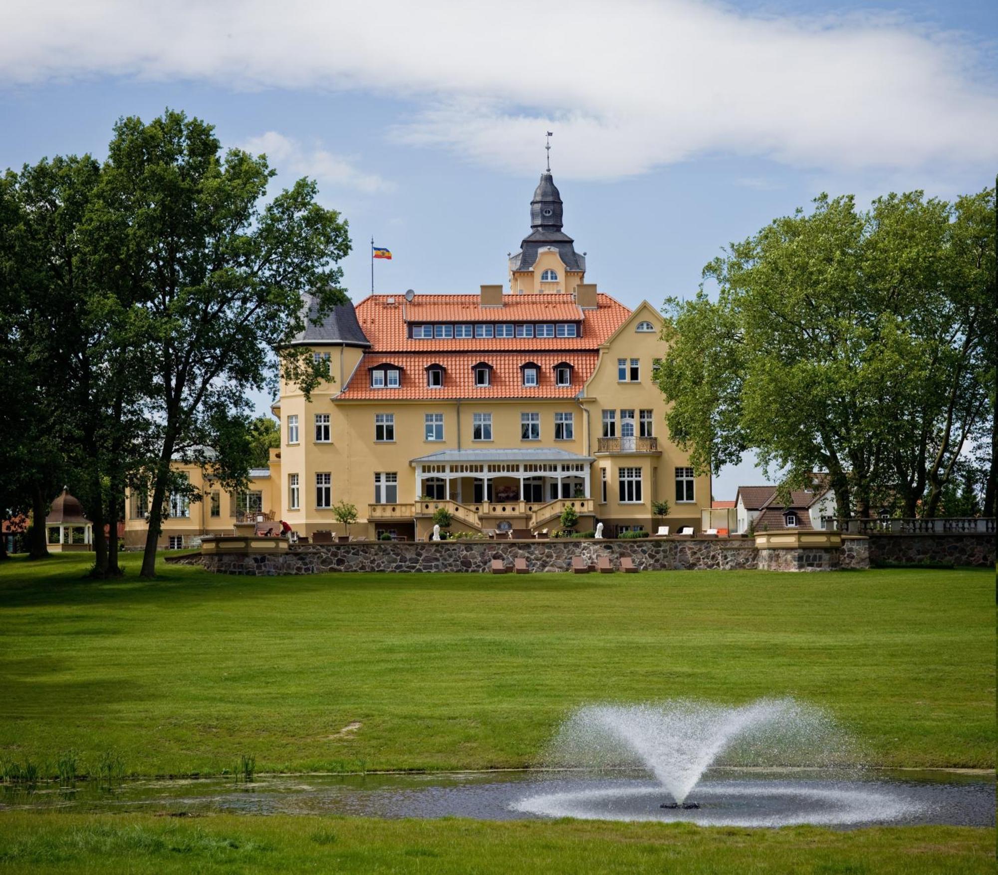 Bernsteinschloss Wendorf  Exteriör bild